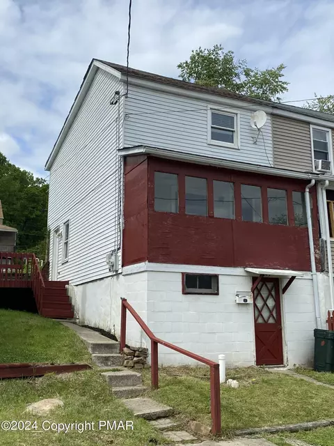 145 E Garibaldi Ave, Nesquehoning, PA 18240