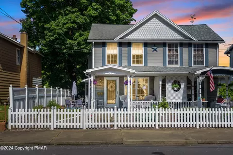 12 Defoe St, Pittston, PA 18640