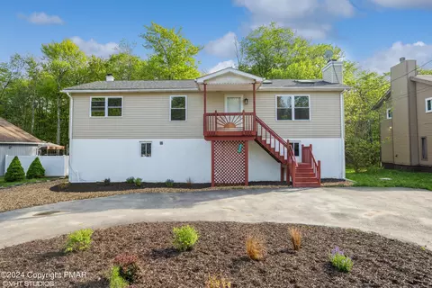 9030 Idlewild Dr, Tobyhanna, PA 18466