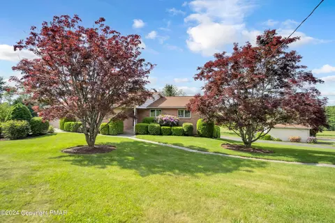 17 W Foothills Dr, Drums, PA 18222