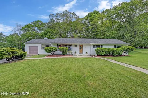 41 Montovision Rd, Mount Pocono, PA 18344