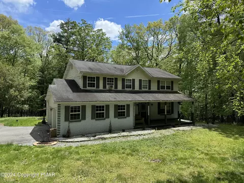 203 Tiger Lily Ln, Saylorsburg, PA 18353