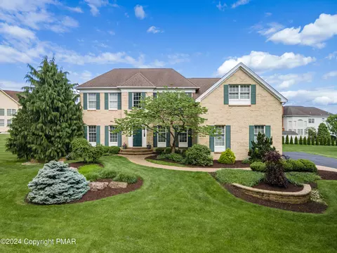 4250 Anthony Dr, Bethlehem, PA 18020
