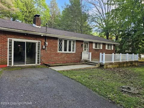 2538 Camelback Ave, Henryville, PA 18332