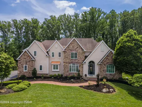 5150 Majestic Dr, Coopersburg, PA 18036