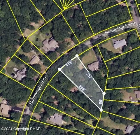 210 Hummingbird Ct, Bushkill, PA 18324
