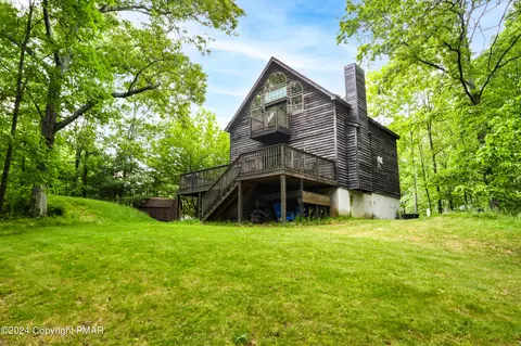 437 Betsy Ct, Stroudsburg, PA 18360