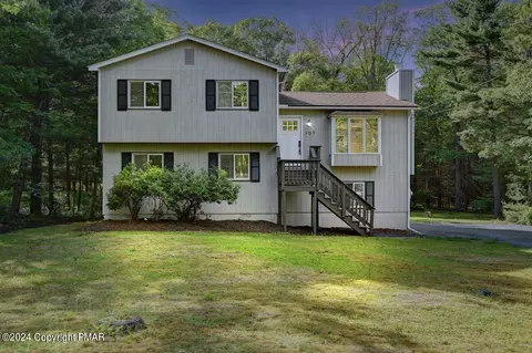 107 Doolan Rd, Dingmans Ferry, PA 18328
