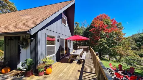 1110 Horizon Dr, Long Pond, PA 18334