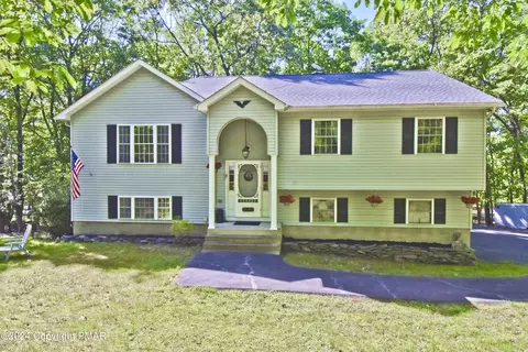 3362 Stonehenge Dr, East Stroudsburg, PA 18301