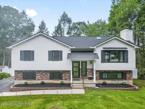 1145 Red Fox Ct, Kresgeville, PA 18333