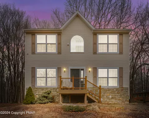 311 N Shore Dr, Albrightsville, PA 18210