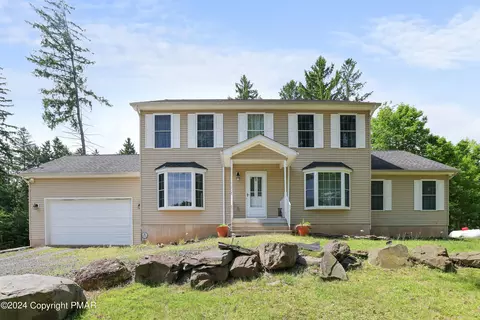 625 Buckle Boot Rd, Henryville, PA 18332