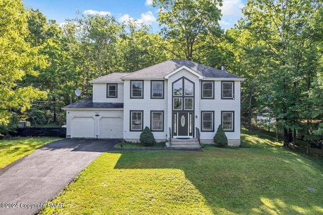 1074 Lancaster Dr, Bushkill, PA 18324