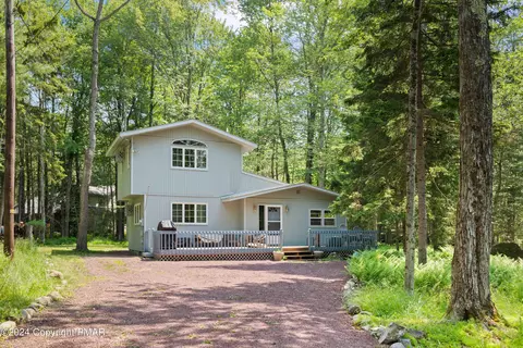 231 Gross Dr, Pocono Pines, PA 18350