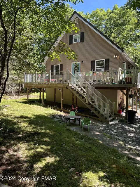 619 Sunglo Ln, Henryville, PA 18332