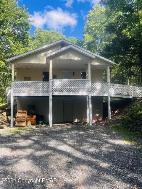 131 Haystack Rd, Tannersville, PA 18372
