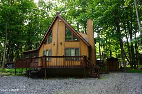 279 Wyalusing Dr, Pocono Lake, PA 18347