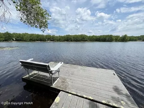 37 Wildflower Cir, Gouldsboro, PA 18424