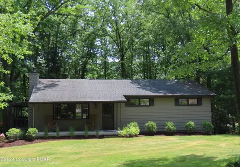 14 Hemlock Rd, Nesquehoning, PA 18240