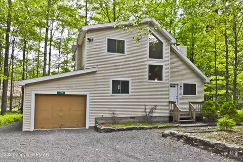 172 Choctaw Dr, Pocono Lake, PA 18347