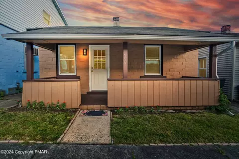 796 Edgemont Ave, Palmerton, PA 18071