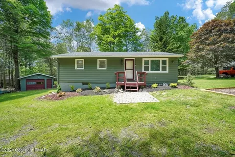 1420 Pocono Dr, Gouldsboro, PA 18424