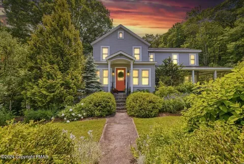 159 Monomonock Rd, Cresco, PA 18326
