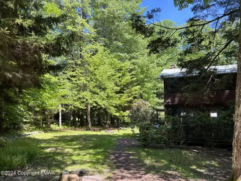 8125 Wilder Ave, Pocono Pines, PA 18350