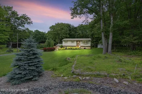 1340 Grand Mesa Dr, Effort, PA 18330