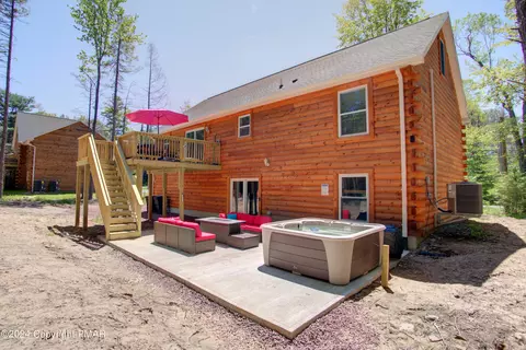 80 Driftwood Dr, Blakeslee, PA 18610