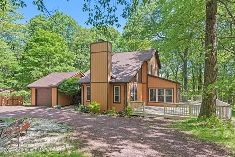 399 Moseywood Rd, Lake Harmony, PA 18624
