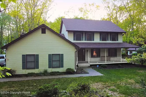 402 Lakefield Te, Stroudsburg, PA 18360