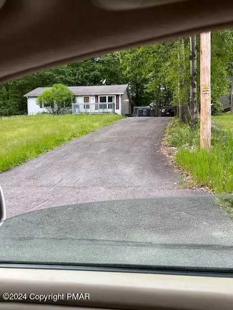 98 Church Ave, Mount Pocono, PA 18344