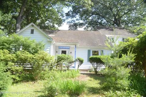 205 Colbert St, Stroudsburg, PA 18360