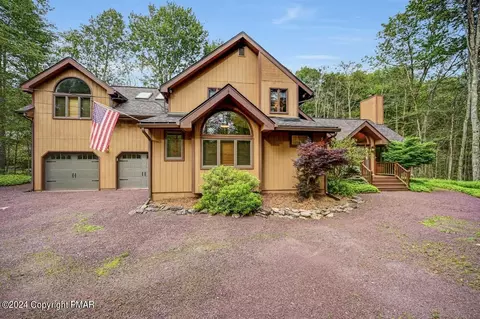 30 Brook Trout Trl, Pocono Pines, PA 18350