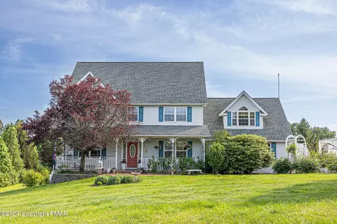 110 Rolling Meadows Rd, Saylorsburg, PA 18353