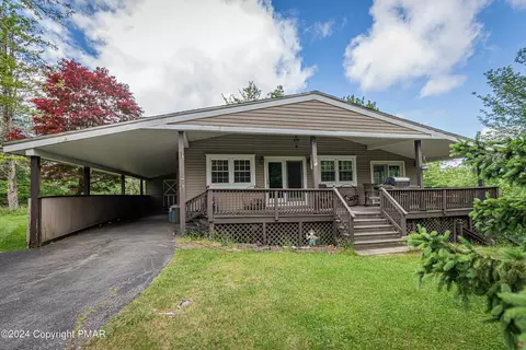 157 Emerald Lake Dr, Long Pond, PA 18334
