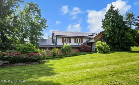 2558 Covered Bridge Ln, Allentown, PA 18104