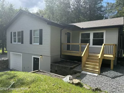 7140 Susquehanna Dr, Tobyhanna, PA 18466