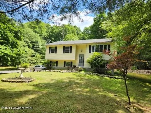 1518 Pine Field Rd, Stroudsburg, PA 18360