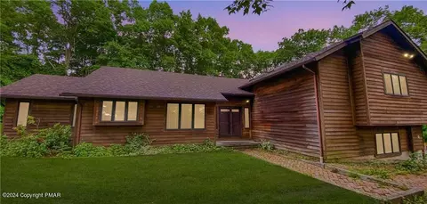 372 Jessica Ct, Brodheadsville, PA 18322