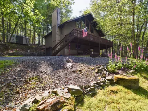 198 White Pine Dr, Pocono Lake, PA 18347