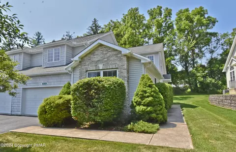 513 Woodhaven Ln, Stroudsburg, PA 18360