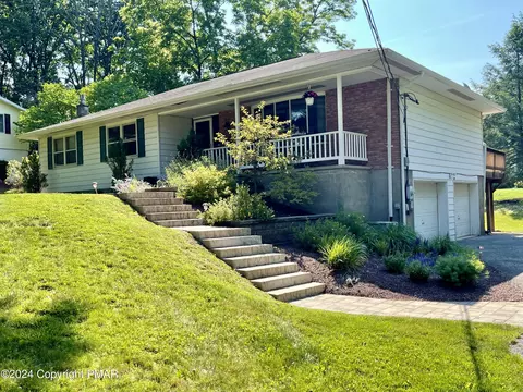 18 Kiwanis St, East Stroudsburg, PA 18301