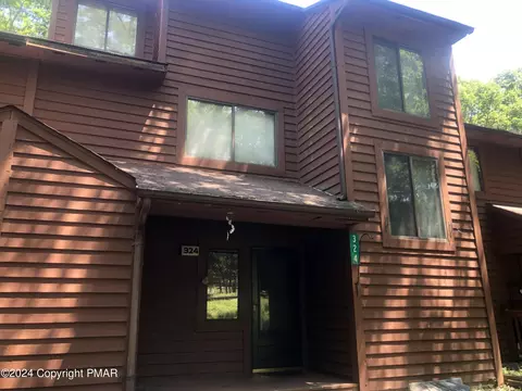 324 Crewe Ct, Bushkill, PA 18324