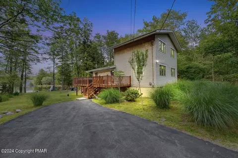 330 Stillwater Dr, Pocono Summit, PA 18346