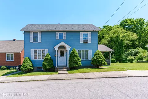 123 Roseto Ave, Roseto, PA 18013