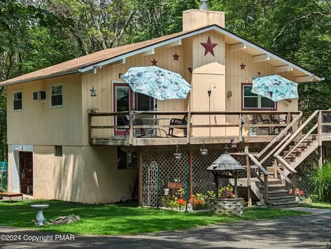 168 Depue Cir, Bushkill, PA 18324