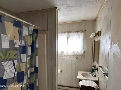 162 Ness Rd, Dingmans Ferry, PA 18328 photo 5
